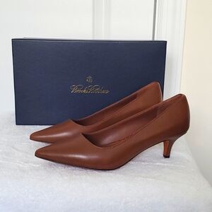 New! Never worn! Brooks Brothers brown leather heels. Size 6.5.